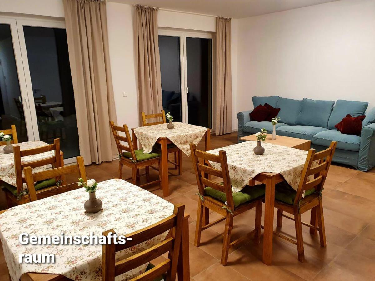 Gaestehaus Traunreut - Monteur Und Gaestezimmer - Bagian luar foto
