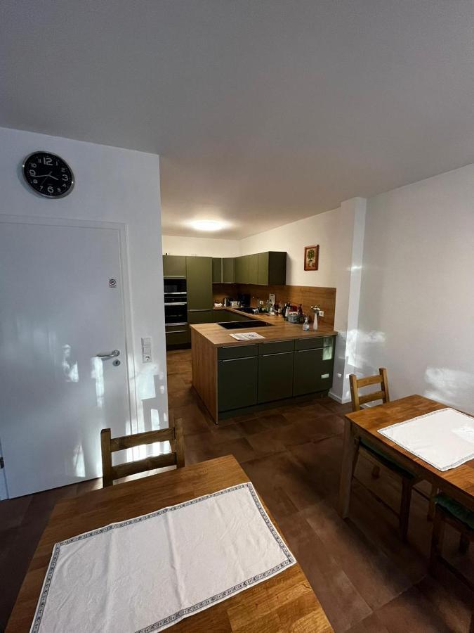 Gaestehaus Traunreut - Monteur Und Gaestezimmer - Bagian luar foto